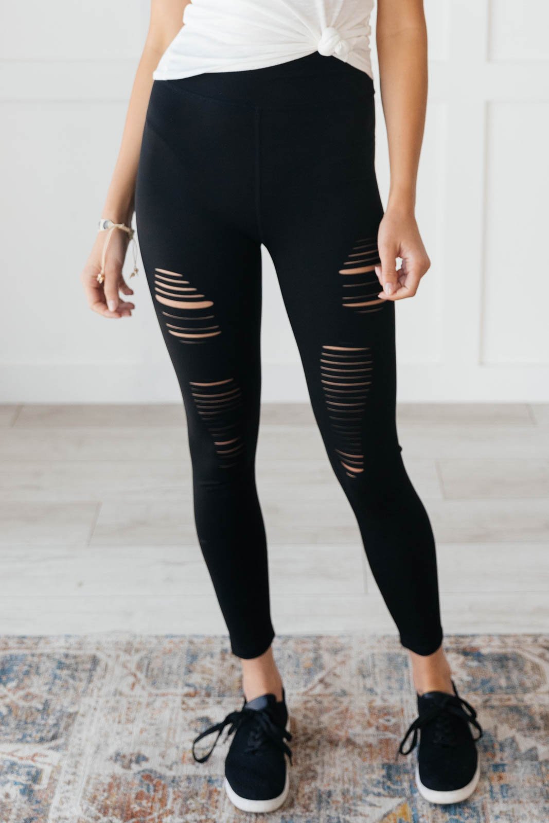 ripped leggings outfits