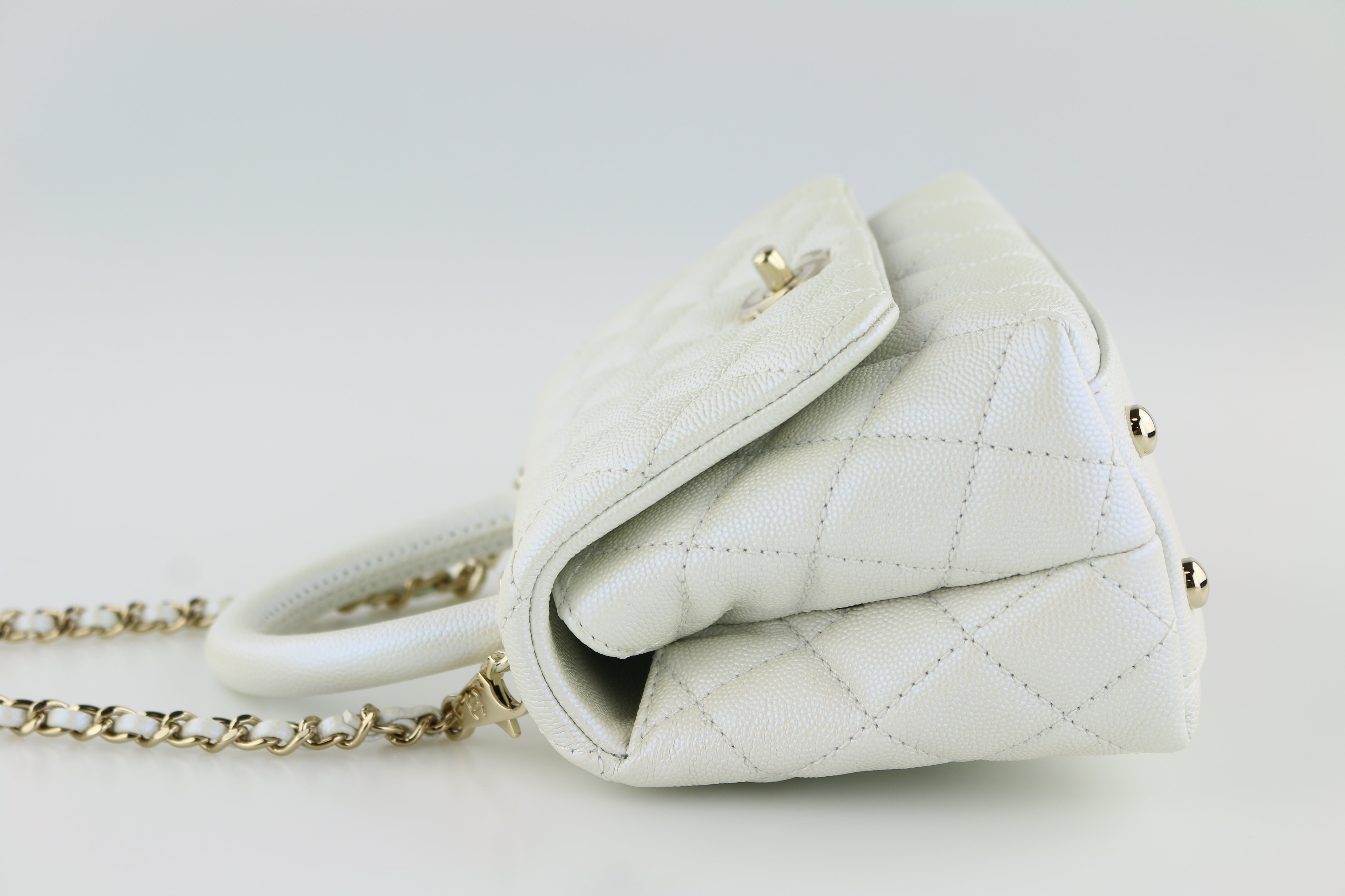 Ivory Iridescent Caviar Extra Mini Coco Handle