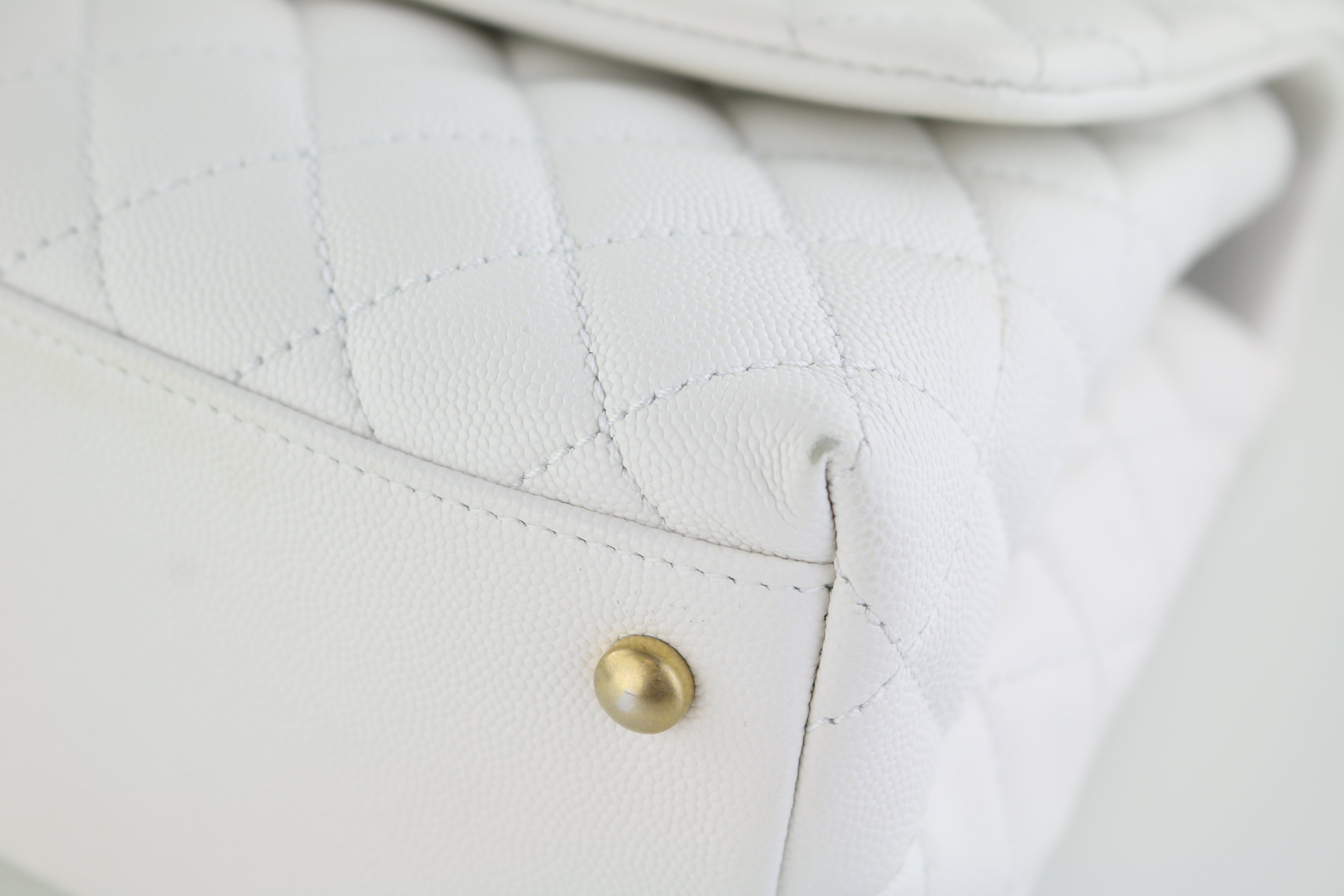 White Caviar Small Coco Handle