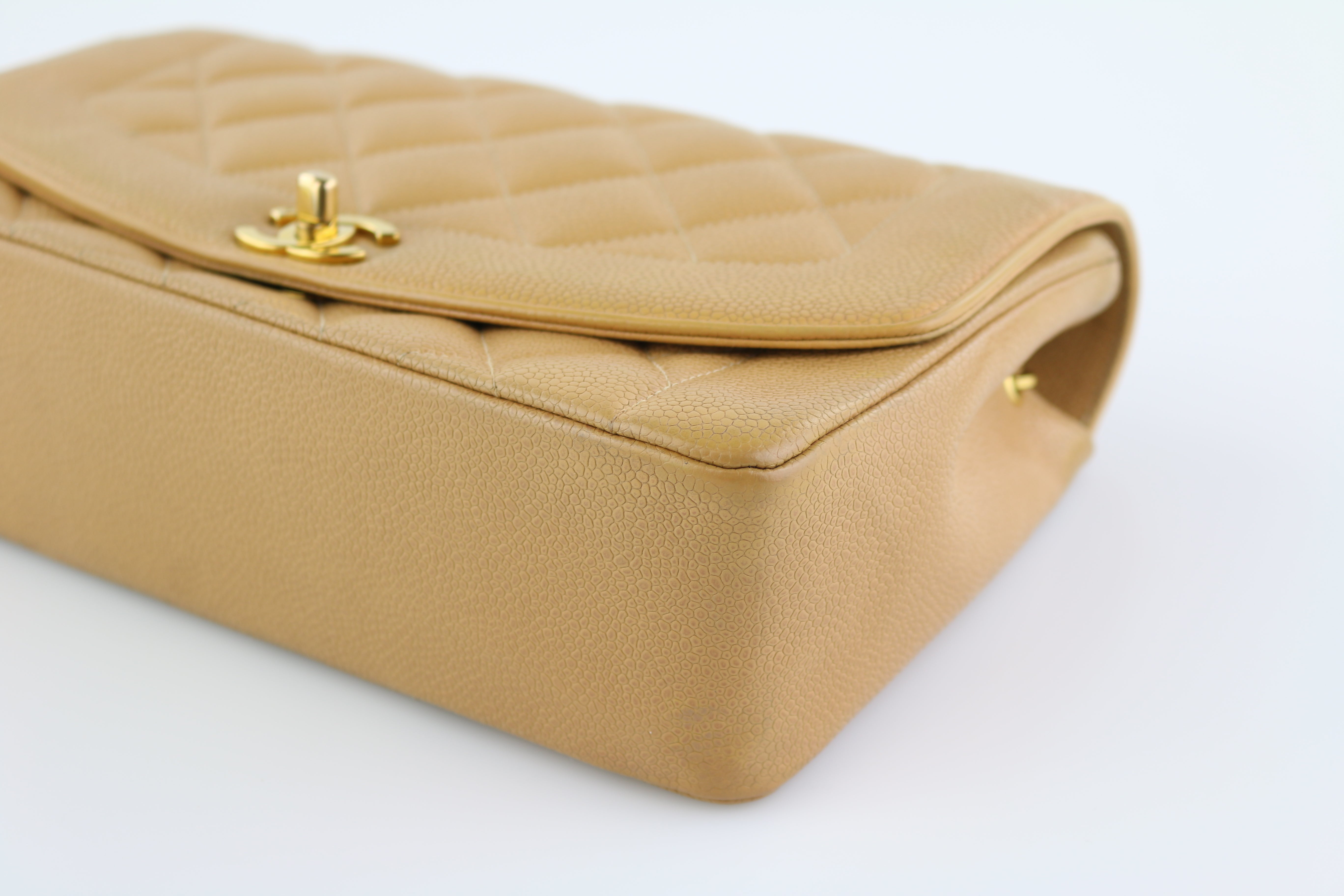 Beige Caviar Vintage Medium Diana Flap