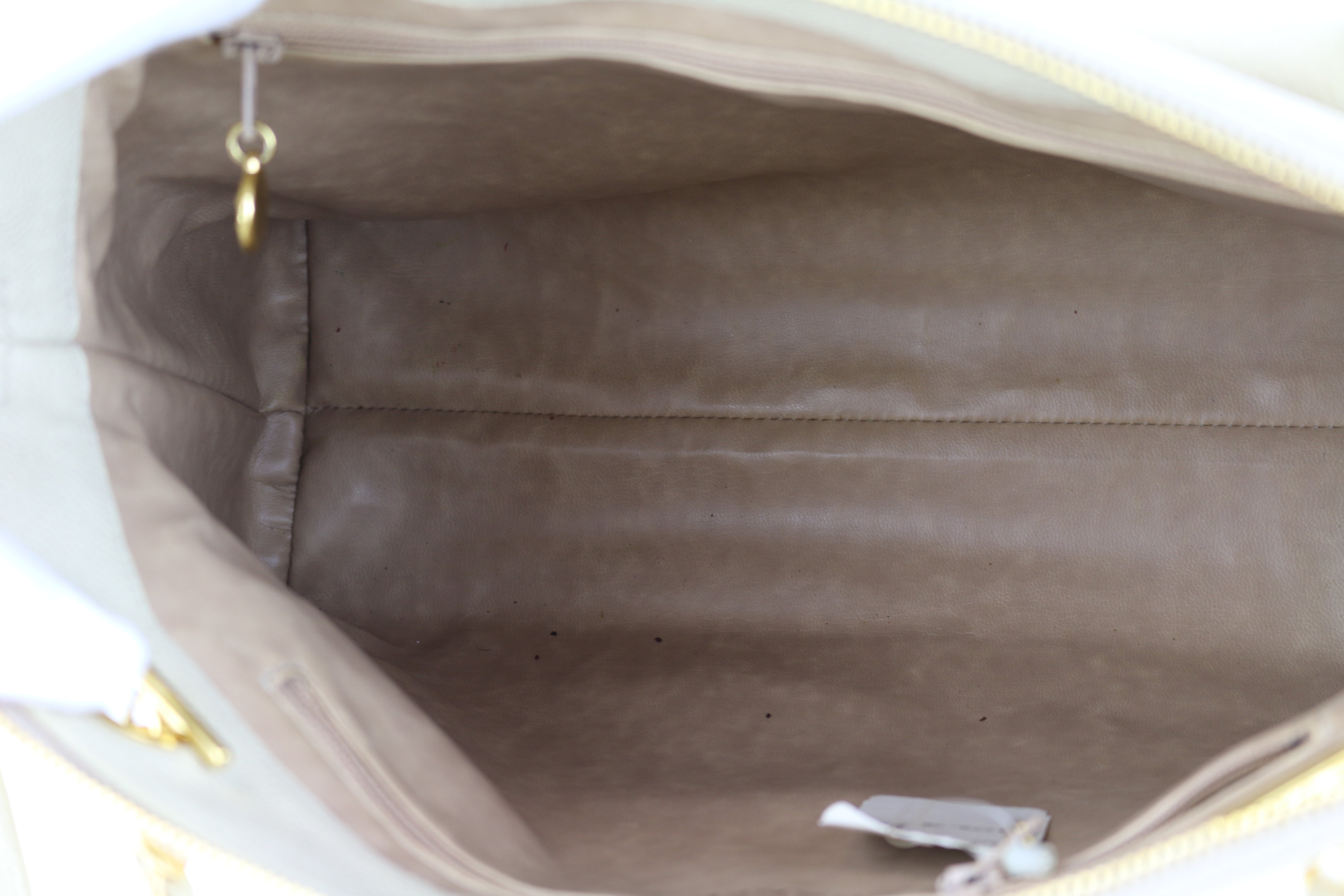 Ivory Caviar Vintage CC Shoulder Bag