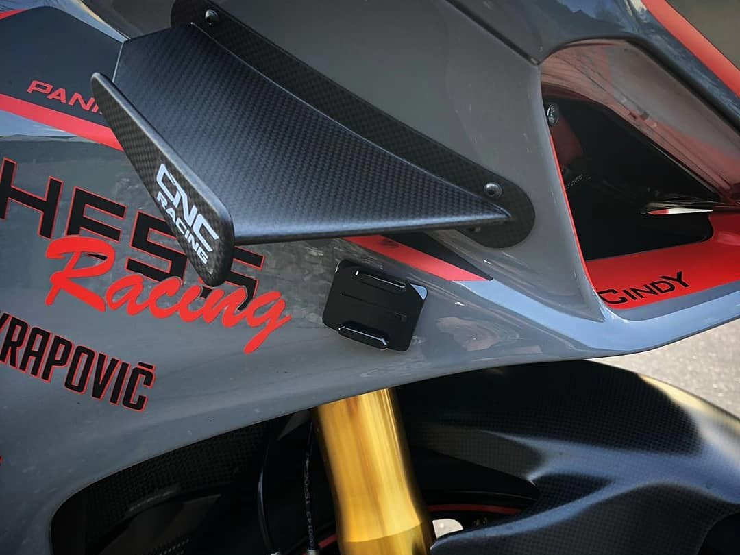 ZW002 - CNC RACING Ducati Panigale V4 (18/20) MotoGP Carbon Aerodynamic  Winglets