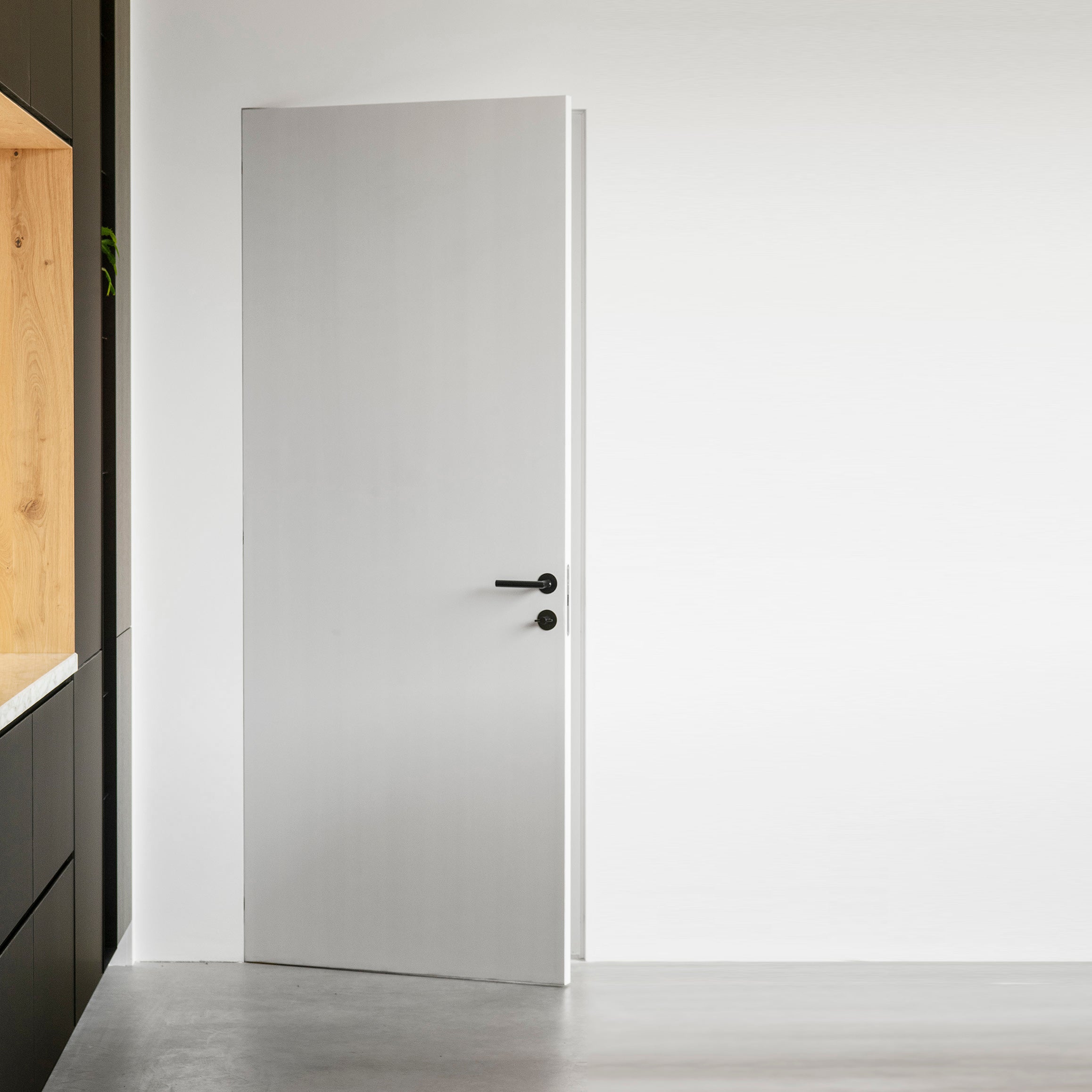 mannelijk Vervloekt belediging Houtmerk - Witte deur met onzichtbaar kozijn - maatwerk