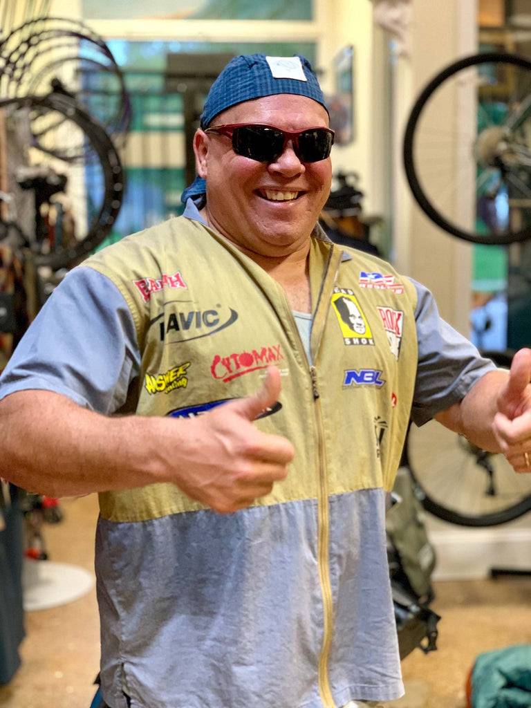 jeff gives a bike touring thumbs up at everyday cycles