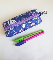 Thin Pencil Case sewing tutorial by Alison on Loreleijayne.com adorable pouch sewing pattern