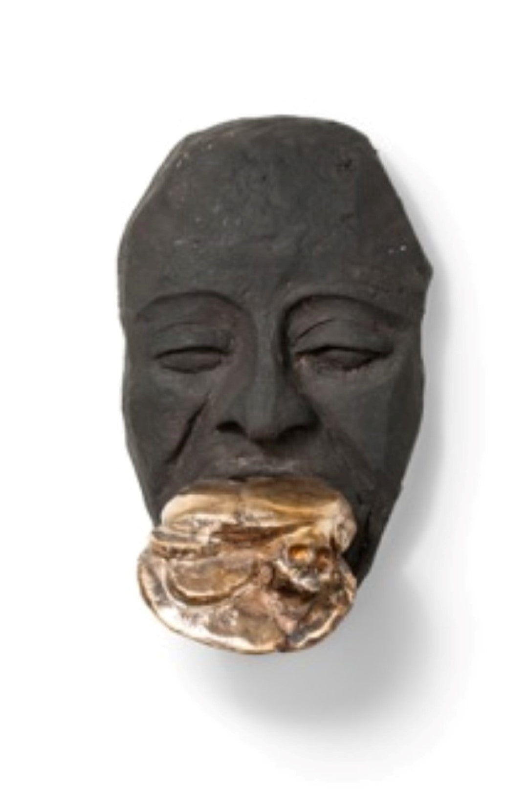 3d sculpture in bronze in black and gold
