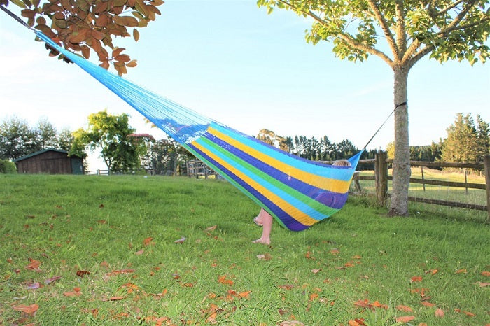 Hanging a hammock hanging between trees