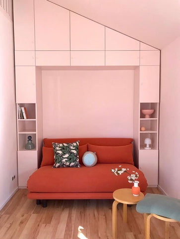 Eva Kaiser @lumikello_ design apartment mumutane nordic design african tradition boligtilbehør boligindretning bæredygtige farverige puder