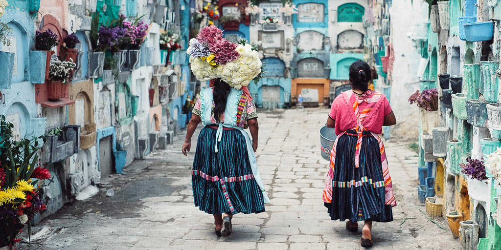 guatemala women colors flowers