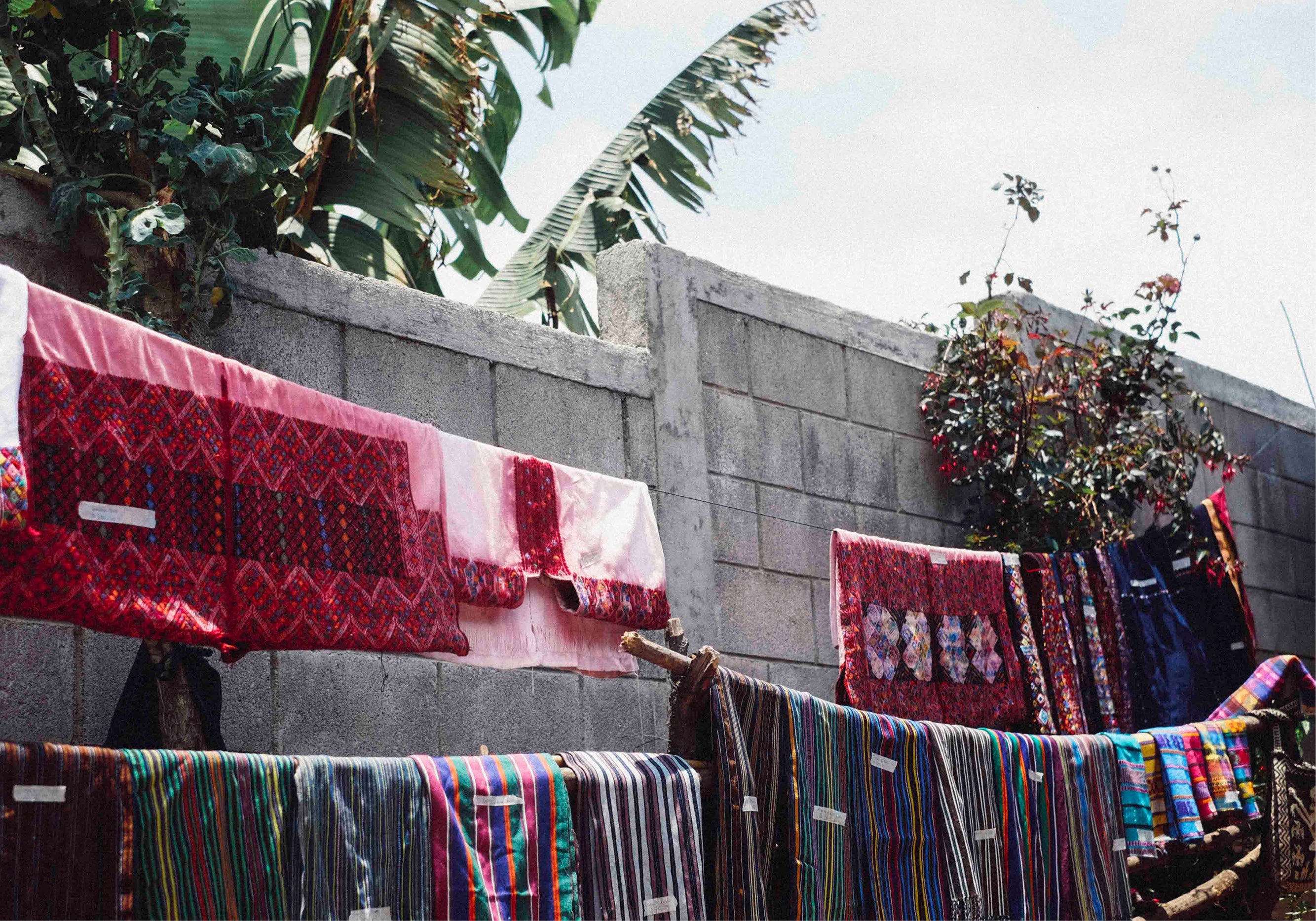 voyager au guatemala artisanat tissu coloré