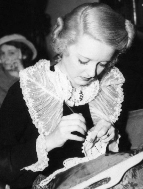 Bette Davis is a crocheter