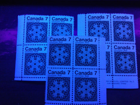 The hibrite, high fluorescent and medium fluorescent papers on the 7c 1971 Christmas stamp of Canada