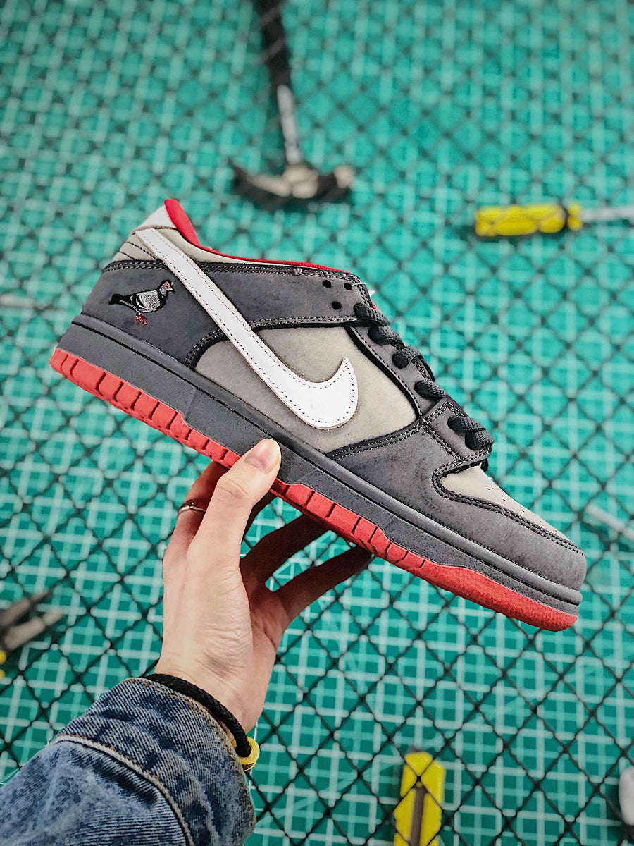 nike sb dunk low nyc pigeon