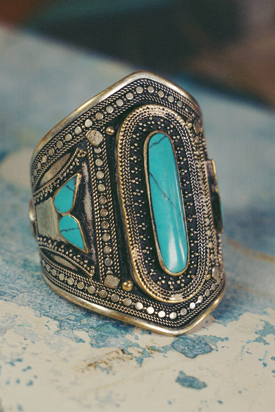 Tibetan Nepal Turquoise Unisex Gemstone Magical Carved Dragon Cuff Bracelet 