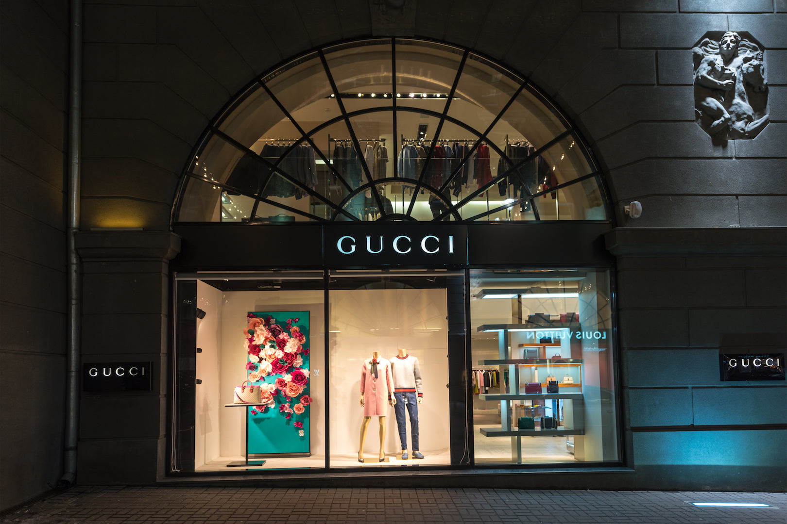Gucci Paper Flower window display - Image 1