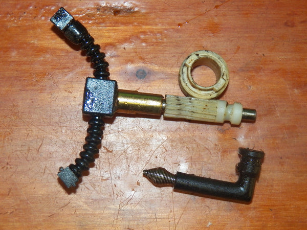Troy Bilt MS42 Chainsaw Oil Pump Assembly | Chainsawr