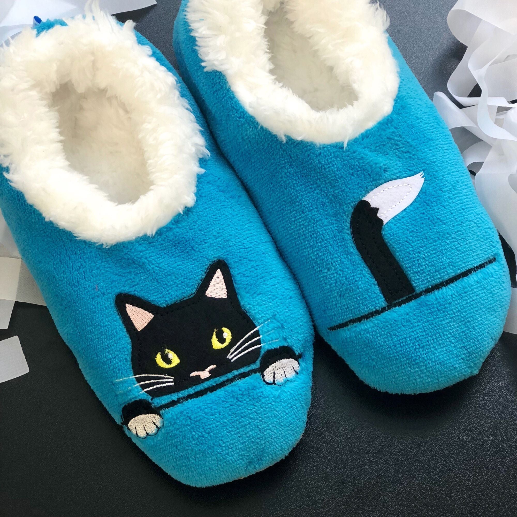 snoozies black cat slippers