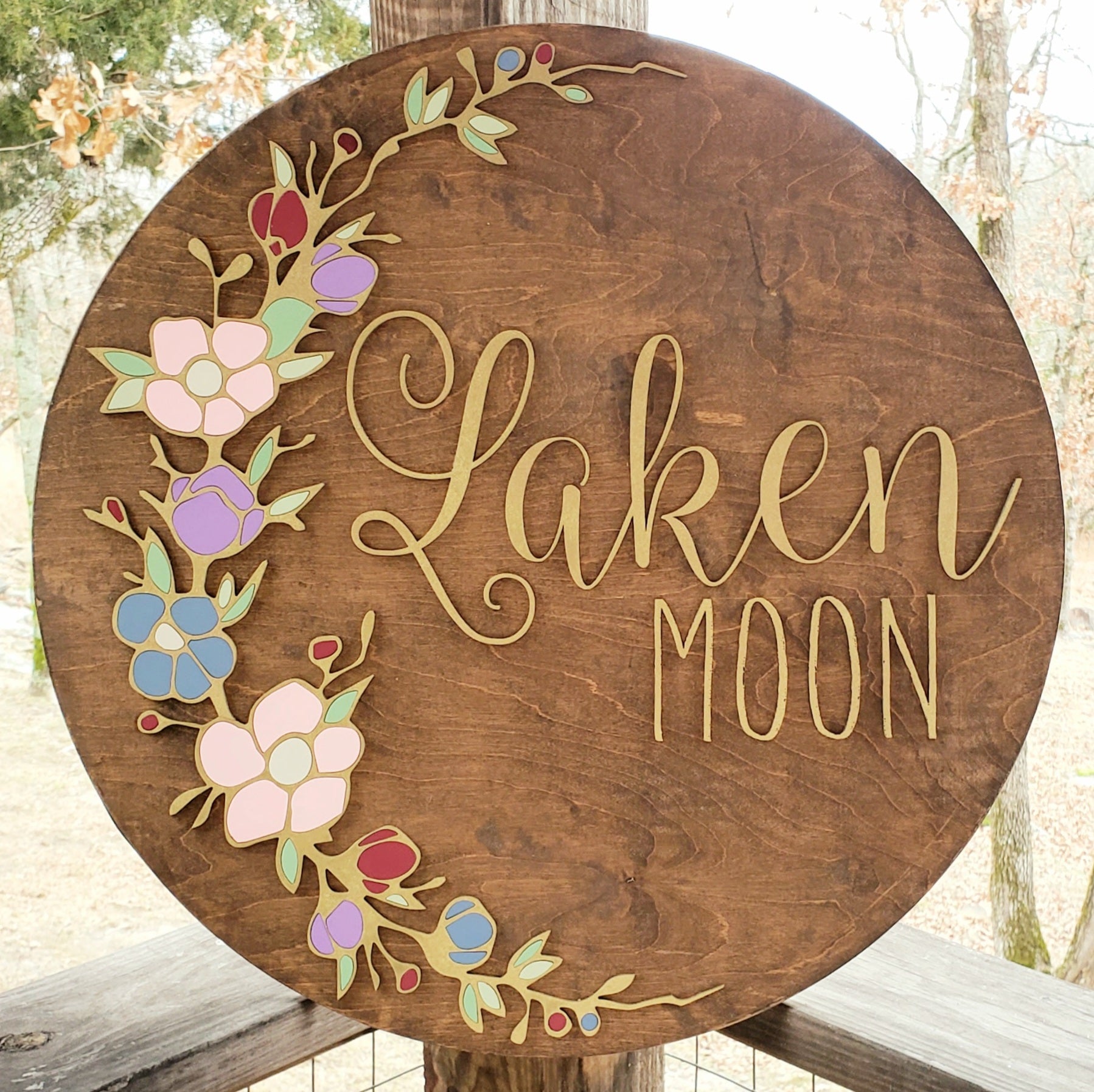 "Laken" Round Name Sign – Lazy K Designs