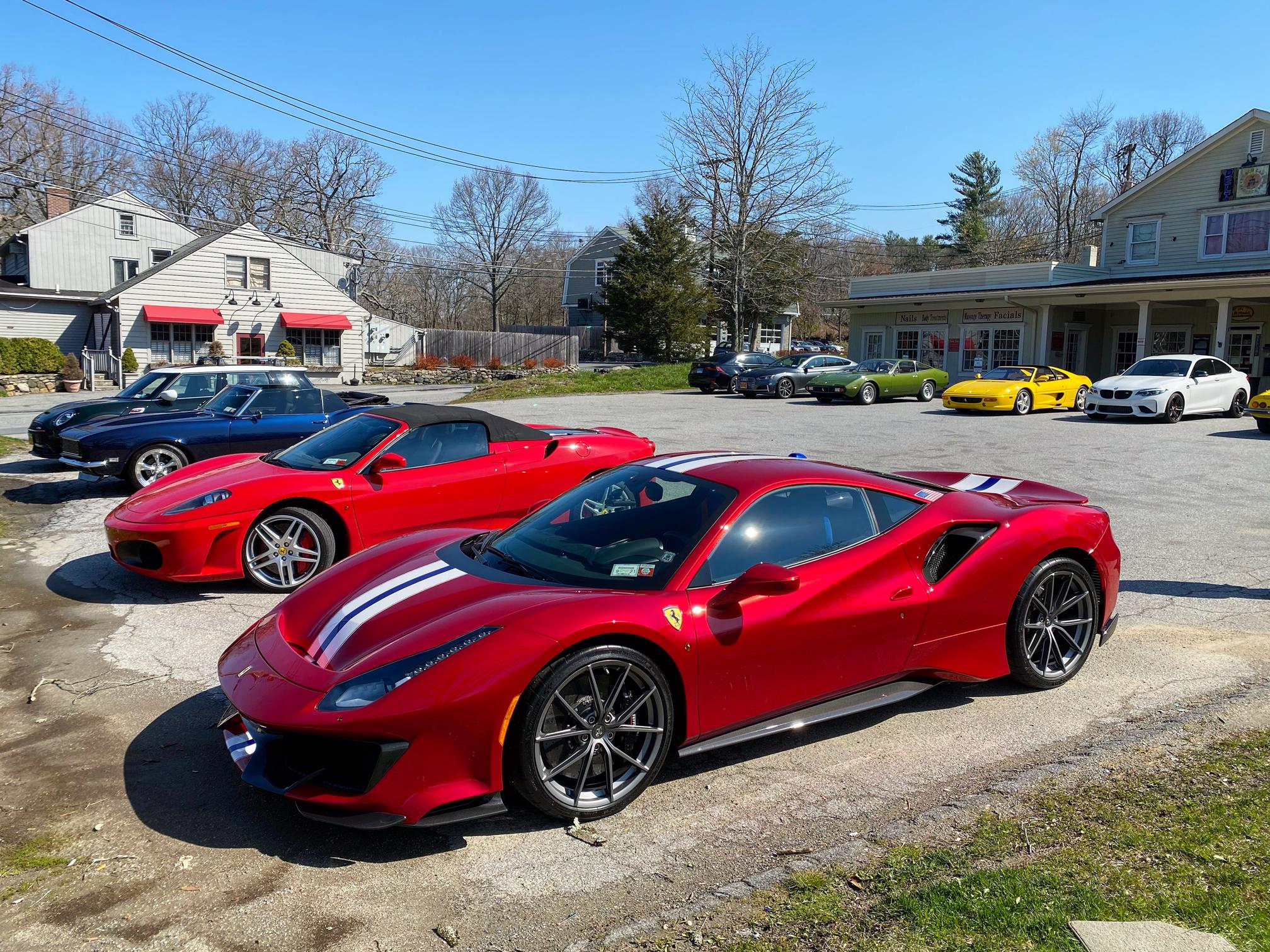 Rosso Magma Ferrari 488 Pista