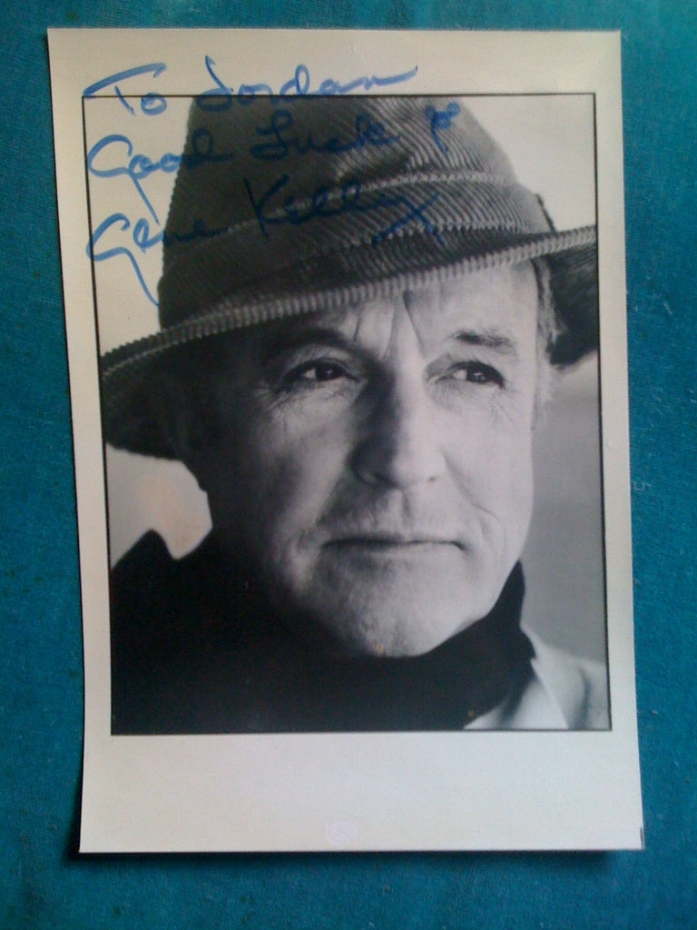 gene-kelly-autographed-picture-singin'-in-the-rain