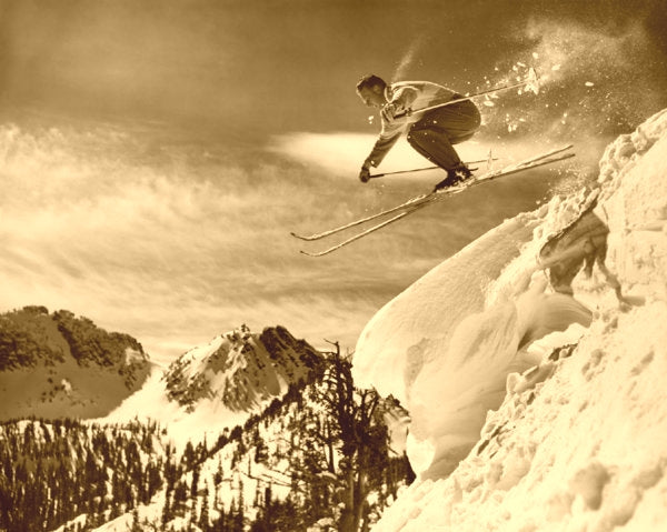 Vintage Skiers 107
