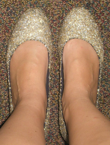 Glitterize your pair of shoes