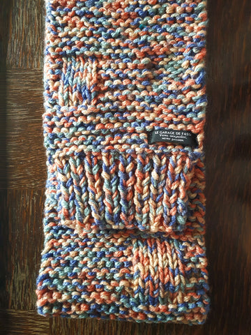 écharpe artisanale multicolore tricoté par Fassi, LGF artisanat