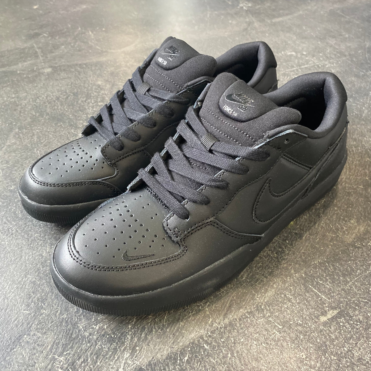 Inspecteren snel iets Nike SB Force 58 Premium Black Leather – 561 Skate