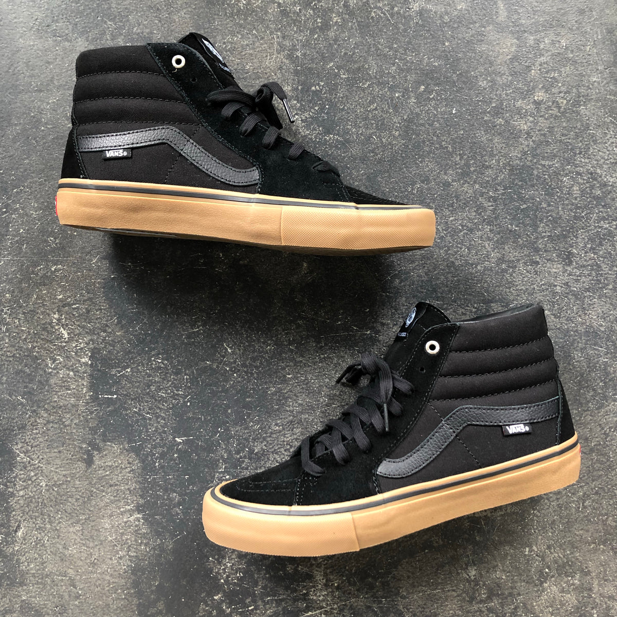 sk8 hi ebony gum