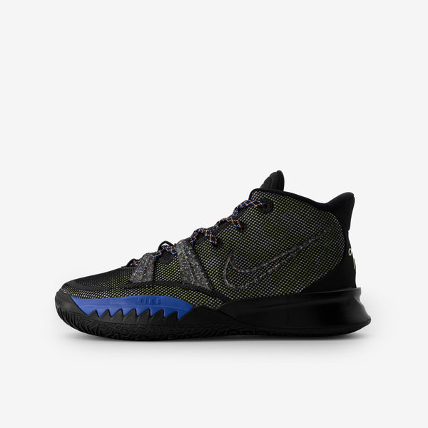 black kyrie 1s