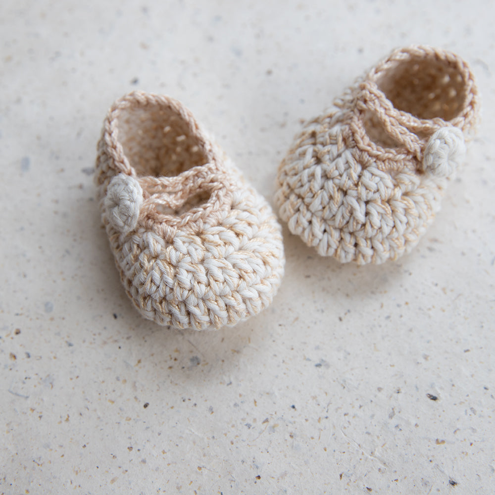 crochet baby shoes made by hand