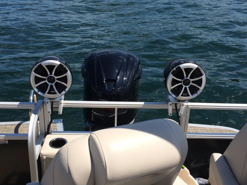 Boat speakers mounted with V-Lock system