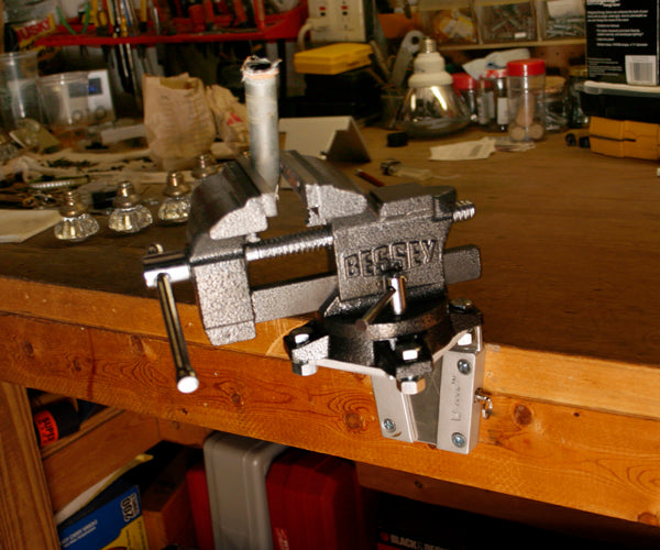 V-Lock system for the work bench