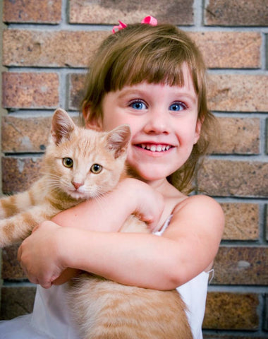 EcoBark Girl with Kittie