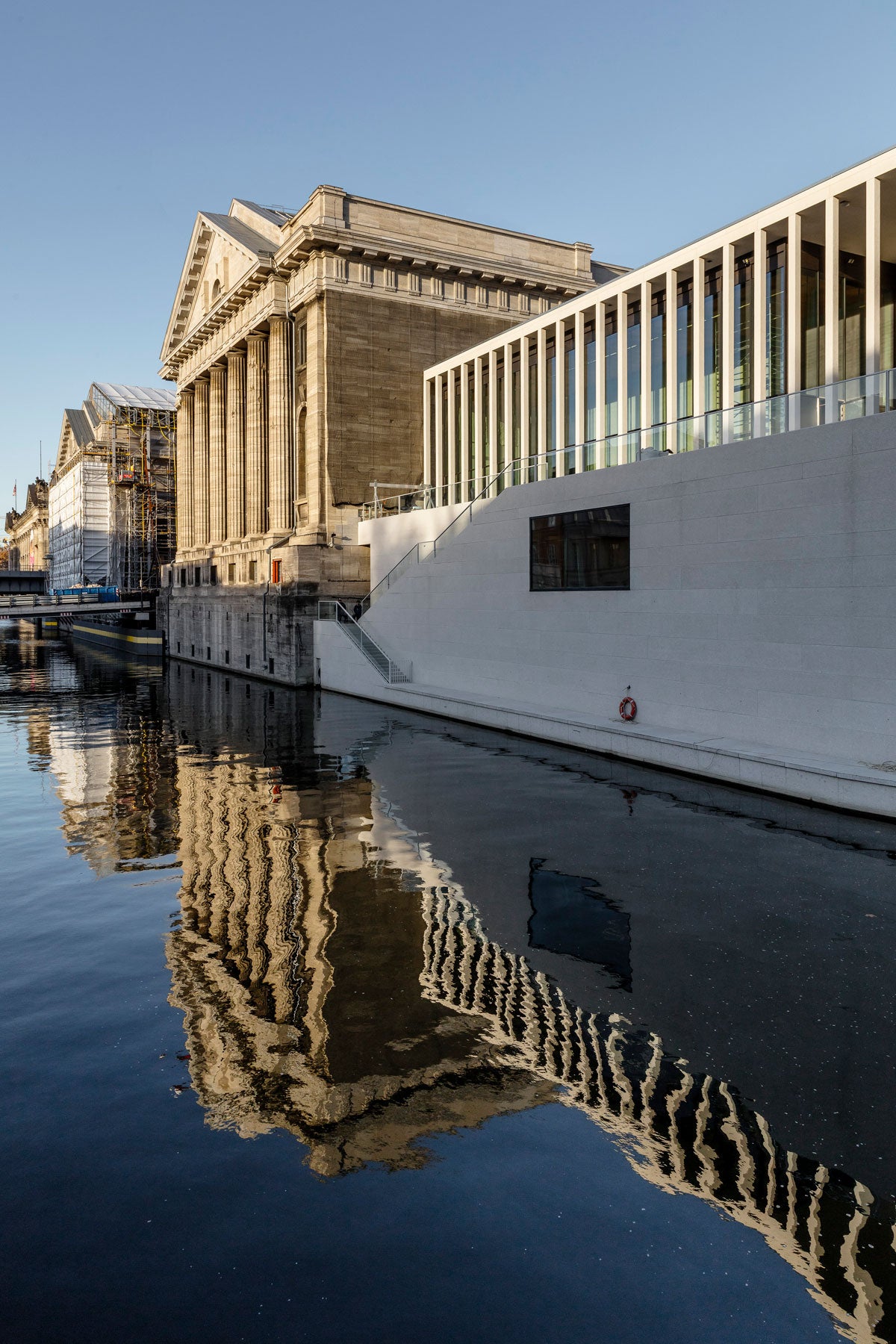 The James Simon Gallery has a direct connection with the Pergamon Museum. Photo: Ute Zscharnt for David Chipperfield Architects