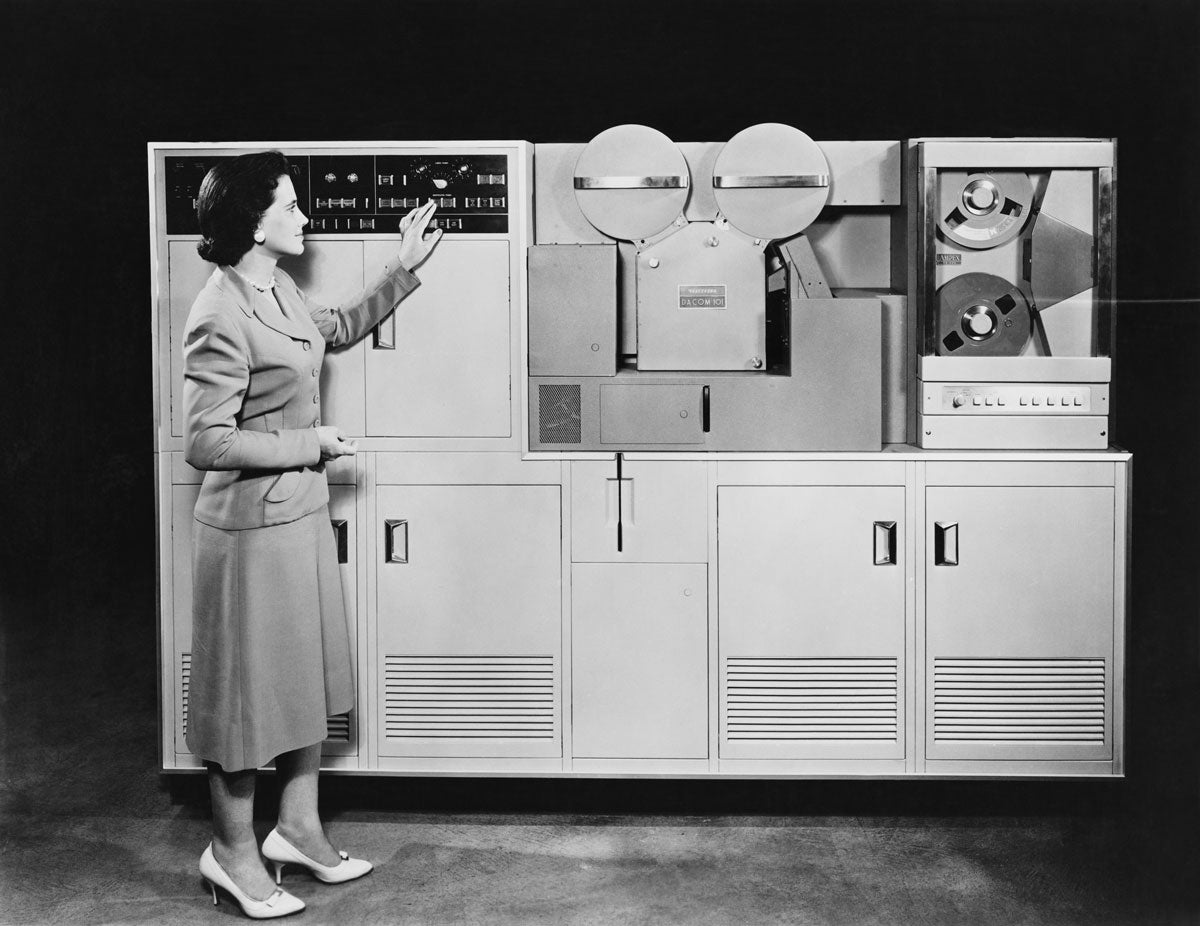 Las primeras computadoras eran muy difíciles de operar (Foto: Shutterstock)