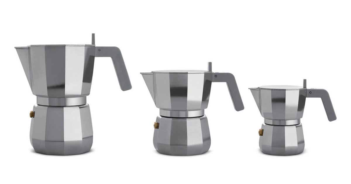 Este año, David Chipperfield presentó un rediseño a la cafetera de moka original patentada por Alfonso Bialetti en 1933 para la marca Alessi (Foto: Alessi)