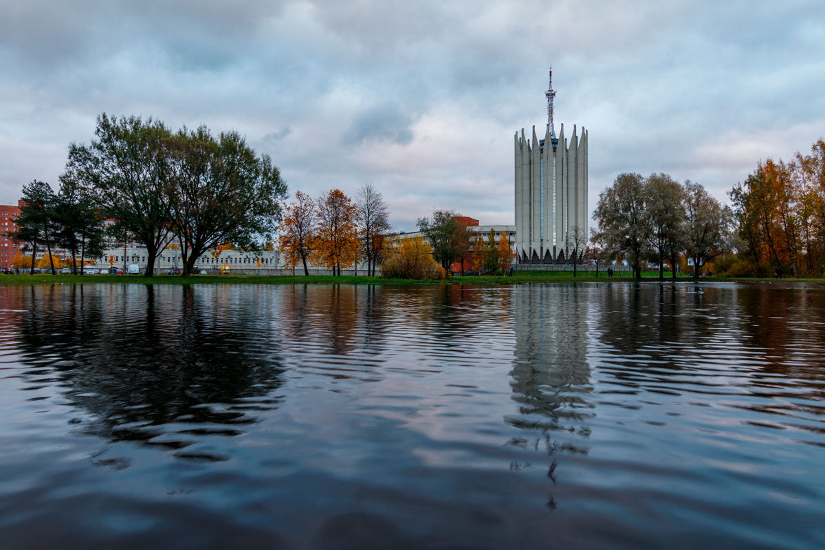 Institute of Robotics and Cybernetics, S. Savin, B. Artiushin, 1987 (St. Petersburg, Russia). Photo: Mihashi