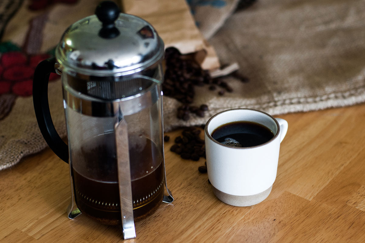 La prensa francesa es sin duda un ícono del universo del café (Foto: Shutterstock)