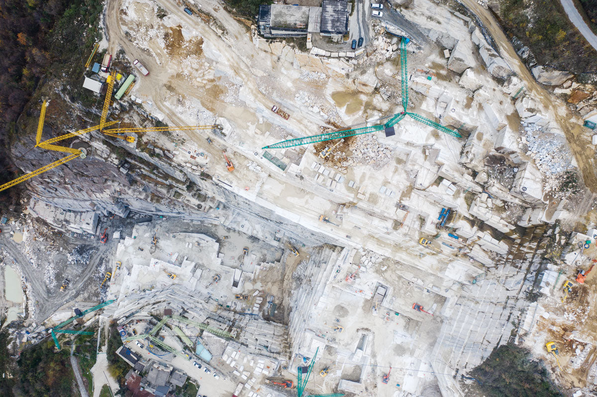 Palissandro, Millenary quarry, whose material has been employed throughout the centuries to build some historical monuments in Lombardy and bordering regions. Today, many others brag about having this precious material on their surfaces.