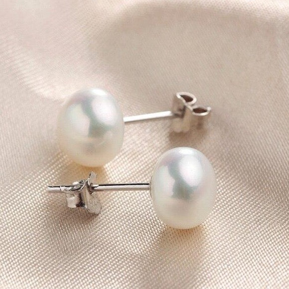 Pearl Studs: Aretes de perlas blancas para mujer