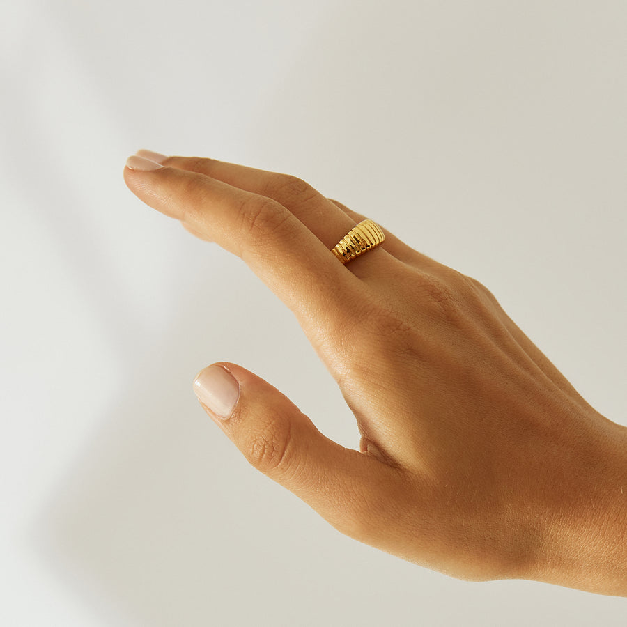 CASPIO GOLD RING_Stackable Ring_2_ALEYOLE JEWELRY