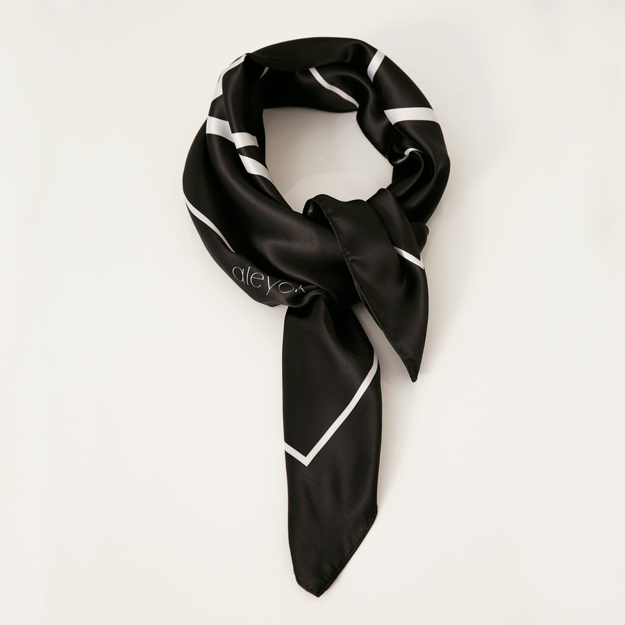 Le Foulard Icon_Silk Scarf_2_ALEYOLE JEWELRY