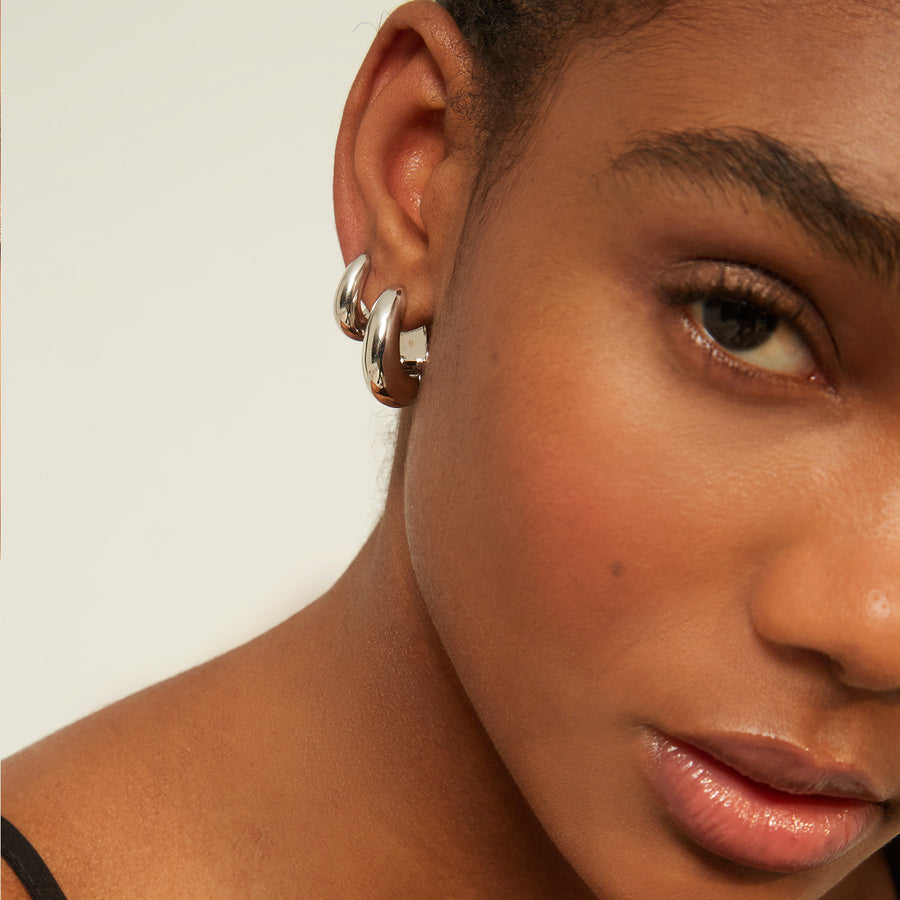 GRAND BELLE SILVER HOOPS_Hoop Earrings_7_ALEYOLE JEWELRY