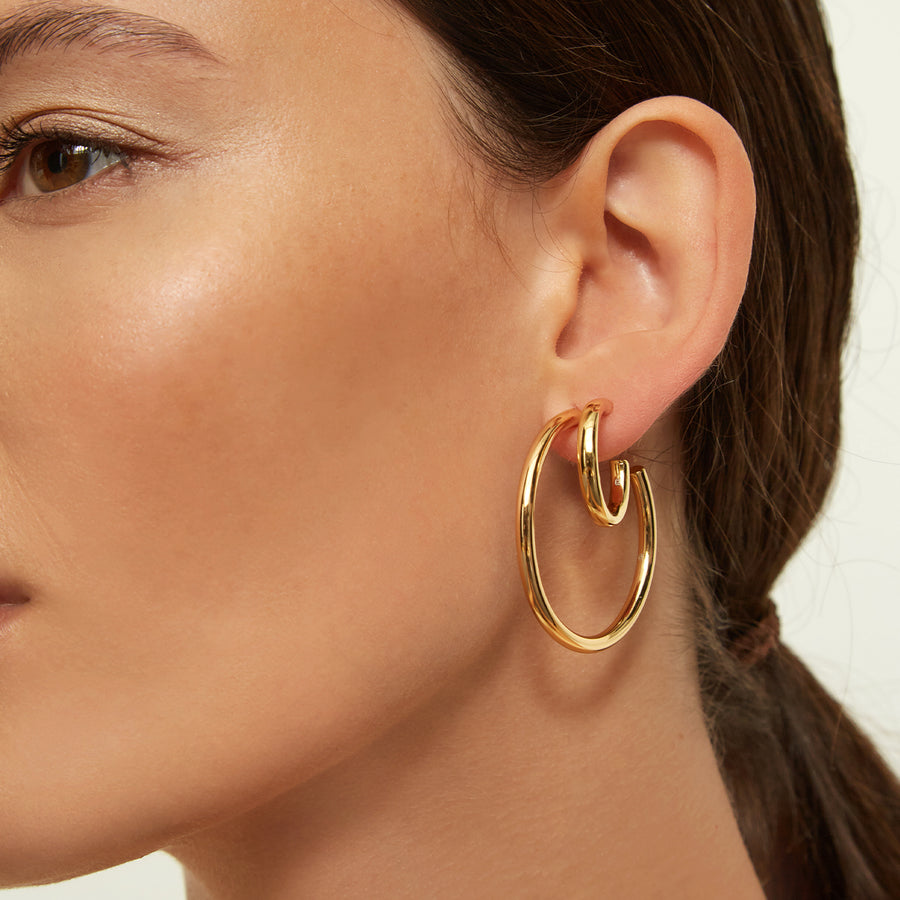 MEDIUM SUBLIME GOLD HOOPS_Hoop Earrings_2_ALEYOLE JEWELRY