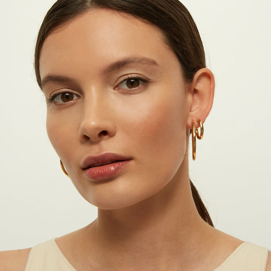 MEDIUM SUBLIME GOLD HOOPS_Hoop Earrings_3_ALEYOLE JEWELRY