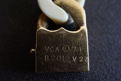 VCA ivory bracelet Jogani close-up