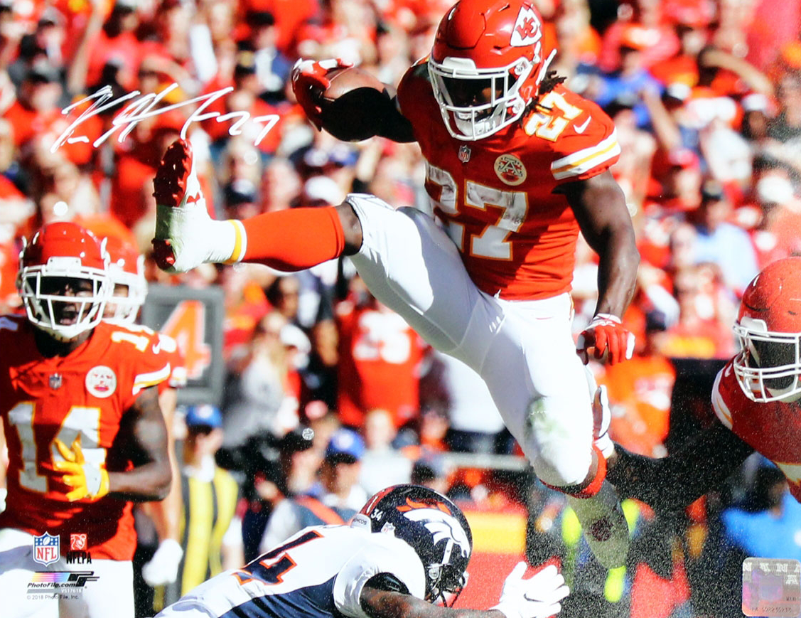 Kareem Hunt Signed Kansas City Chiefs 16x20 Photo JSA