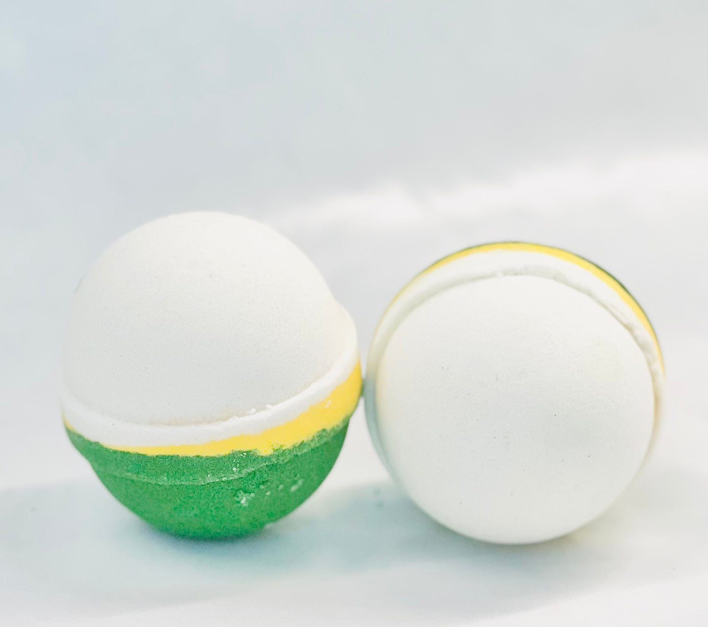 White Woods Bath Bomb