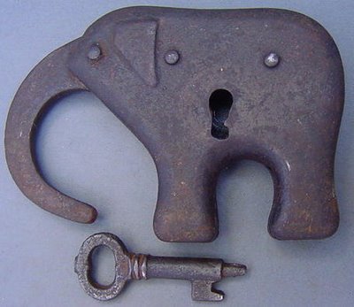 Ključevi, brave, katanci... Antique_Elephant_Shaped_Padlock